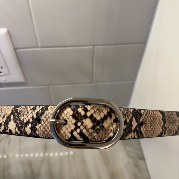 Reptile Patterned Tan Belt - Picture 3 of 7